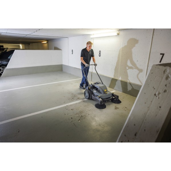 Фото - Підмітальна машина Karcher KM 70/30 C Bp 2SB (1.517-231.0)